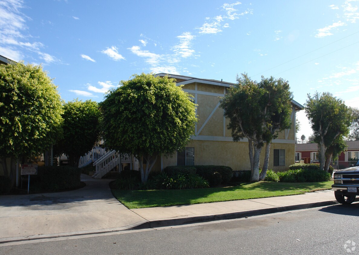 Cypress Townhouses Apartments in Imperial Beach, CA