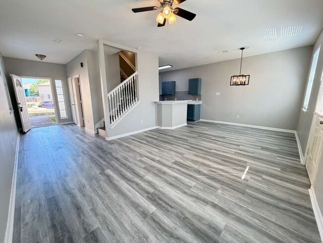 Building Photo - 6427 Waldron Dr