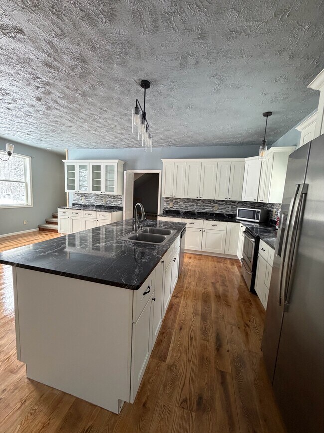 Foto del edificio - 2824 E 3 Mile Rd