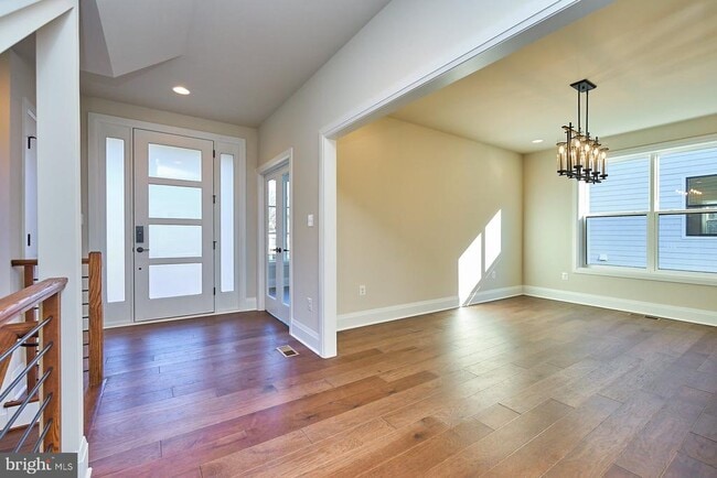 Foto del edificio - 6845 Churchill Rd