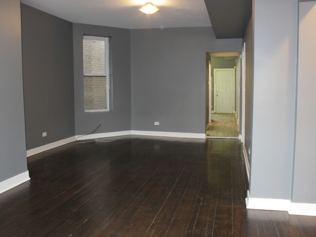 Building Photo - 6624 S Rhodes Ave