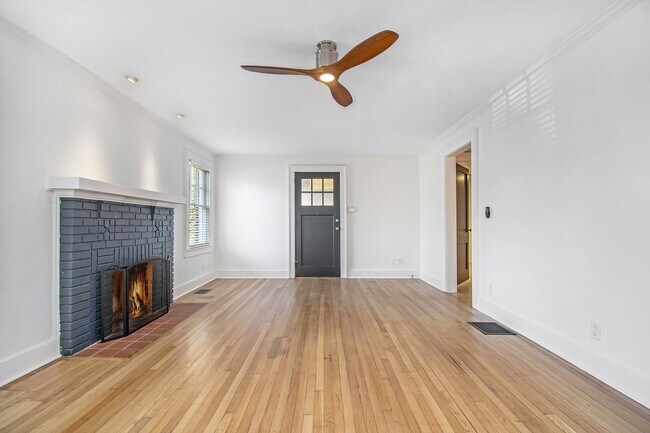 Building Photo - 2 Bedroom in Intown Atlanta