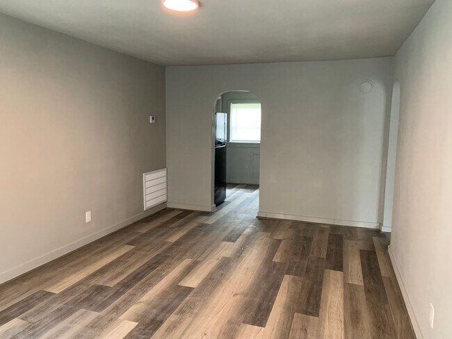 Foto del edificio - COMING SOON: Adorable 2 bedroom, 2 bathroo...