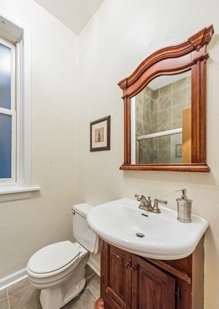 Building Photo - 835 W Buckingham Pl