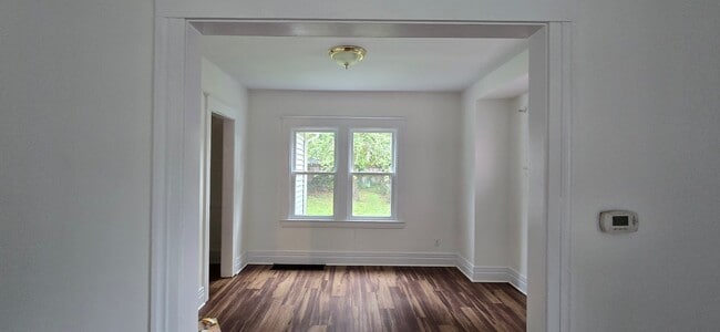 Building Photo - 55 Farbridge St