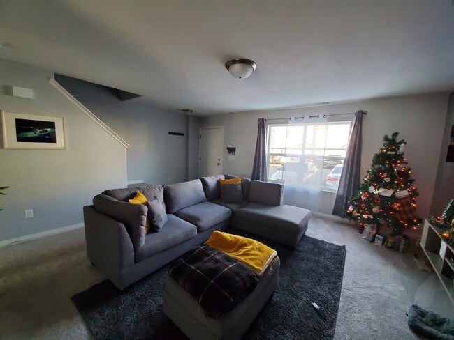 living room - 505 W 2650 N