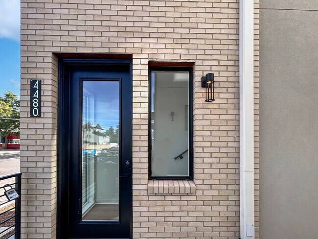 Building Photo - $0 DEPOSIT OPTION. BRAND NEW 4 BED 3 BATH HOME WITH ROOFTOP DECK IN BERKELEY