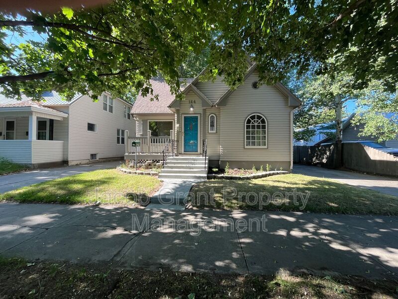 Foto principal - 164 E 13th St