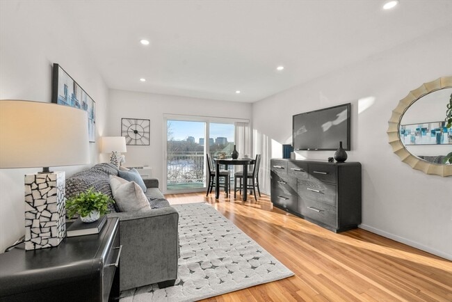 Building Photo - 231 Coolidge Ave