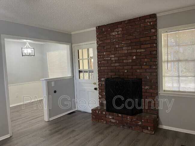 Foto del edificio - 4720 S 72nd E Ave