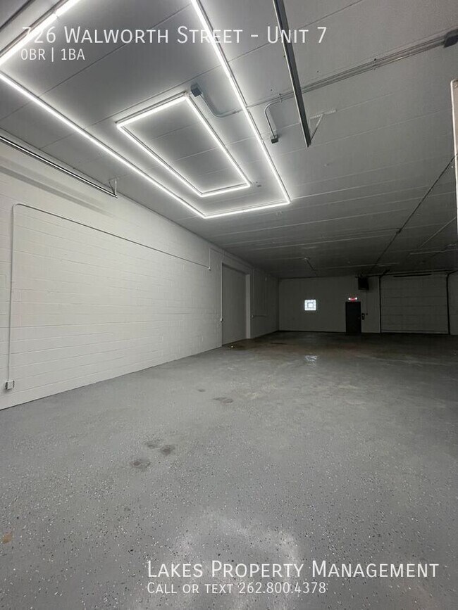 Building Photo - 726 Walworth St
