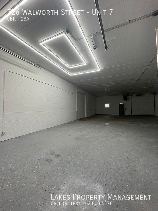 Building Photo - 726 Walworth St