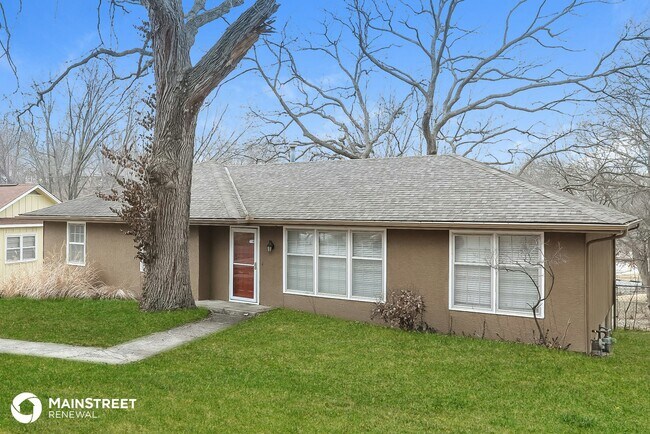 Building Photo - 5820 NW Aspen Ln