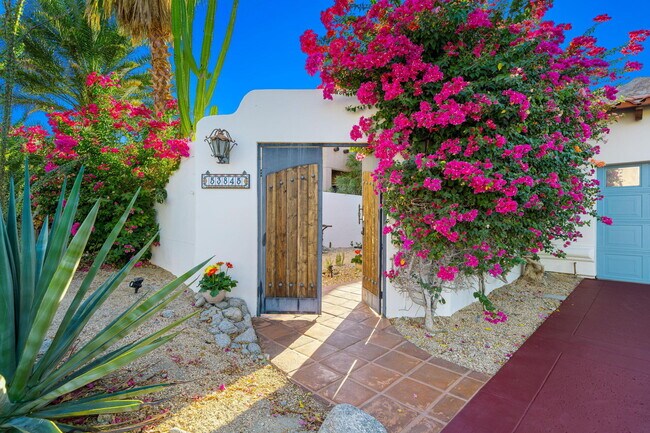 Building Photo - 53845 Avenida Cortez