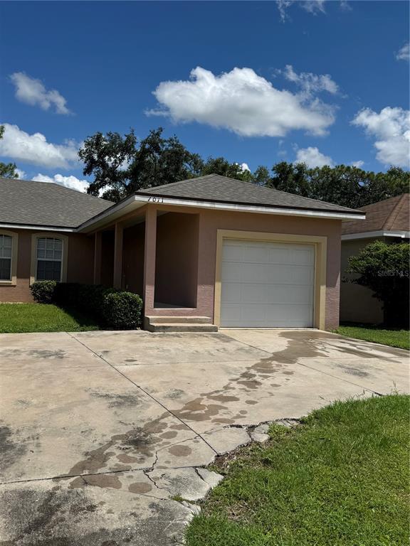 Building Photo - 1011 Fox Lake Dr