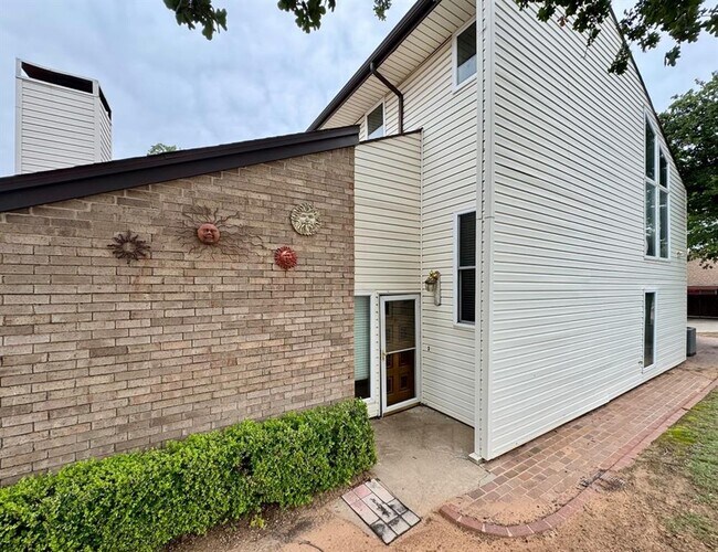Foto del edificio - 415 Timberwind Rd
