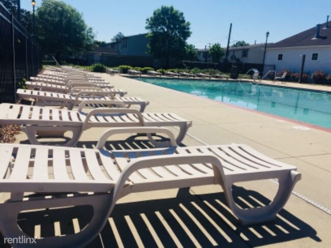 Foto del edificio - 8343 O'Conner Cres