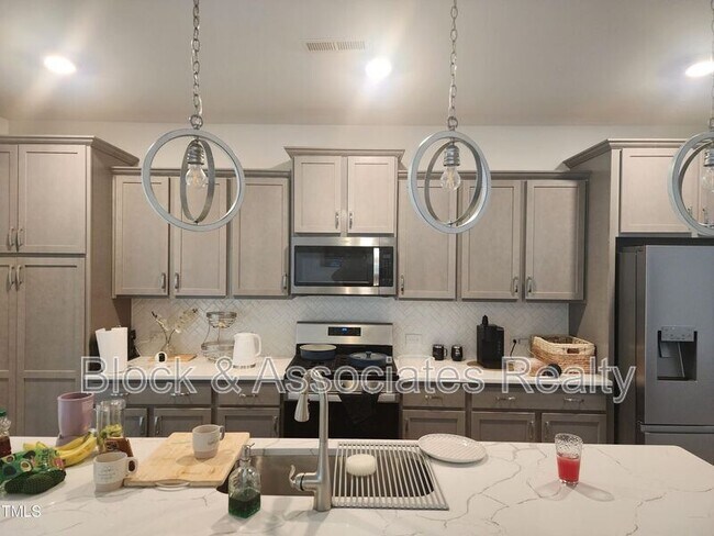 Foto del edificio - 396 Bent Willow Dr