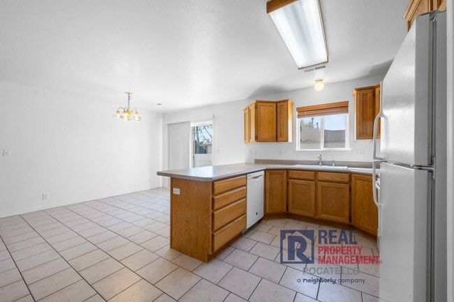 Foto del edificio - Beautiful 2 bed 2 bath twin home - 2 car garage