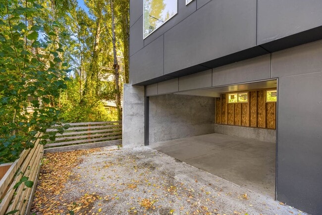 Building Photo - 5052 Renton Ave S