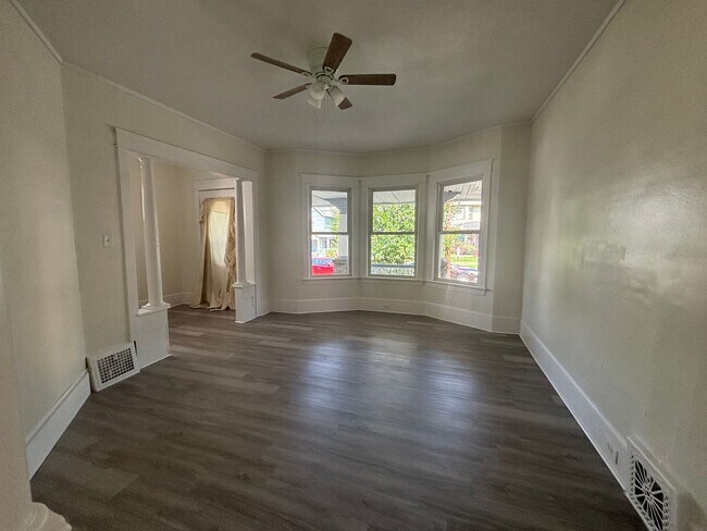 Building Photo - 98th,W.2044