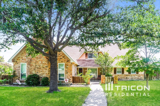 Building Photo - 1380 Green Hills Ct