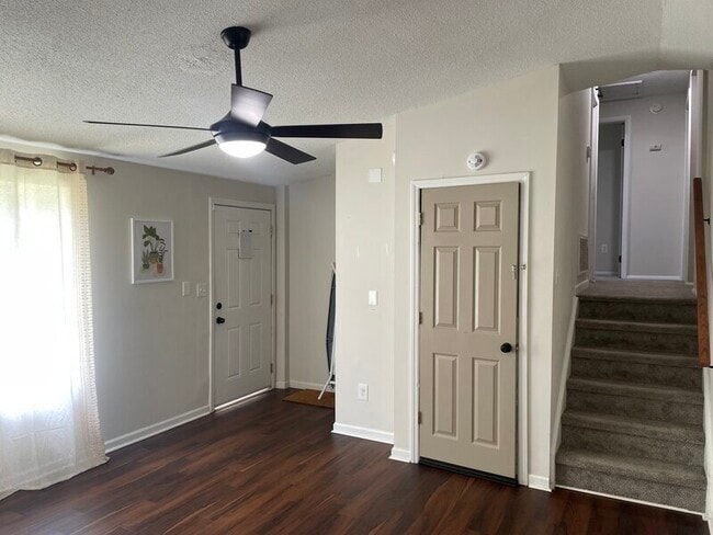 Building Photo - 101 Forestview Cir