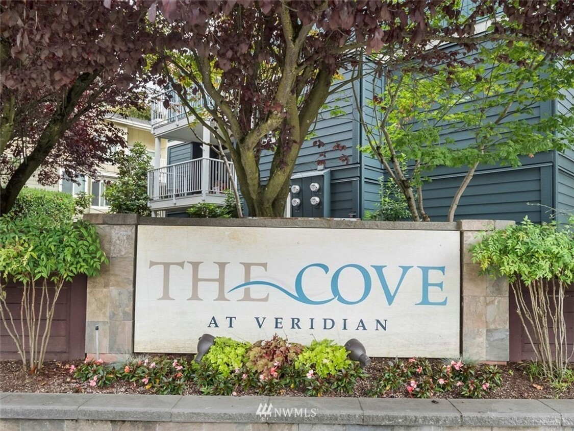 Foto principal - Beautiful 1 Bed 1 Bath Condo w/ Parking In...