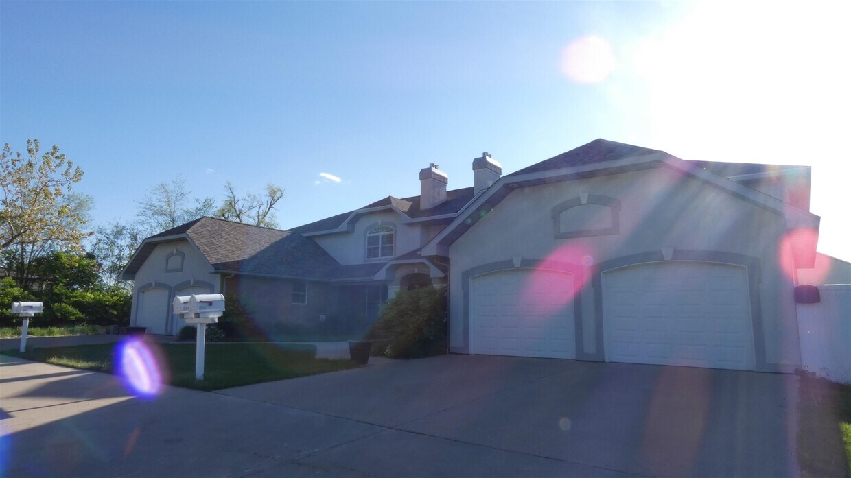 Primary Photo - 304 Holland Rd