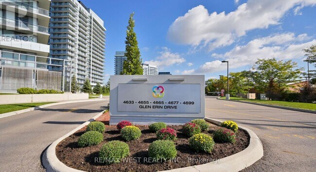Building Photo - 4633-4633 Glen Erin Dr
