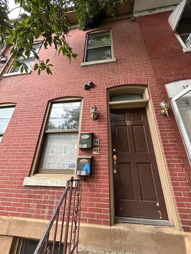 Building Photo - 118 Pearl St