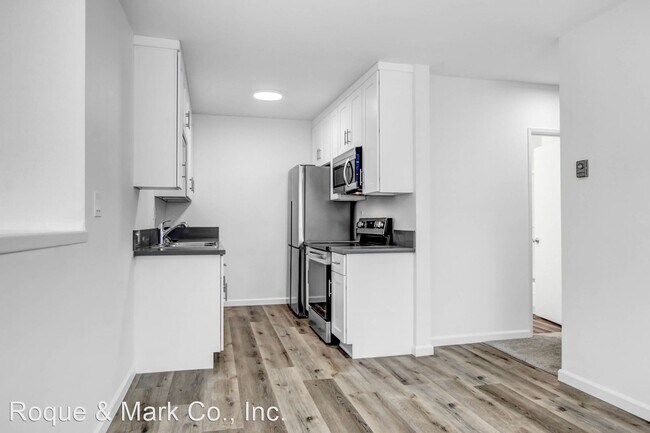 Building Photo - 2 br, 2 bath Apartment - 1047 - 21st  Stre...