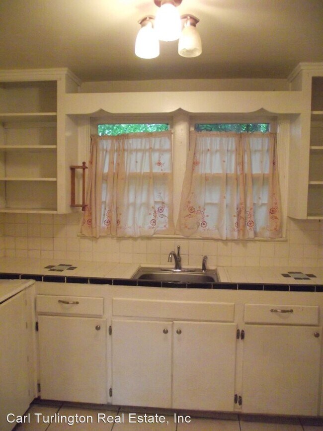 Building Photo - 2 br, 1 bath House - 820 NW 24 AVE