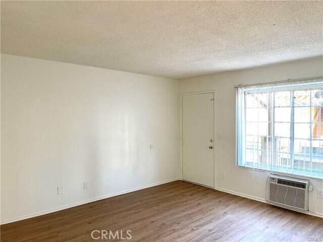 Foto del edificio - 10640 Burton St