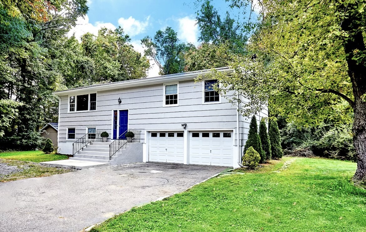 Primary Photo - 6 Cricket Ln