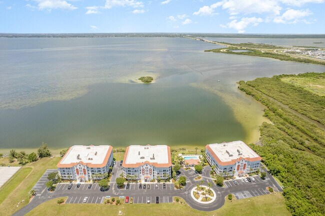 Foto del edificio - 8903 Laguna Ln
