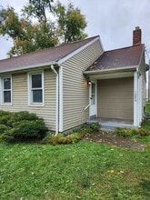 Building Photo - 1080 Kelly Dr