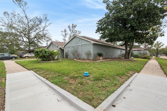 Foto del edificio - 6602 Lynngate Dr