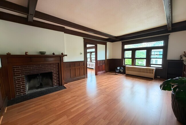 Foto del edificio - 62 Firglade Ave