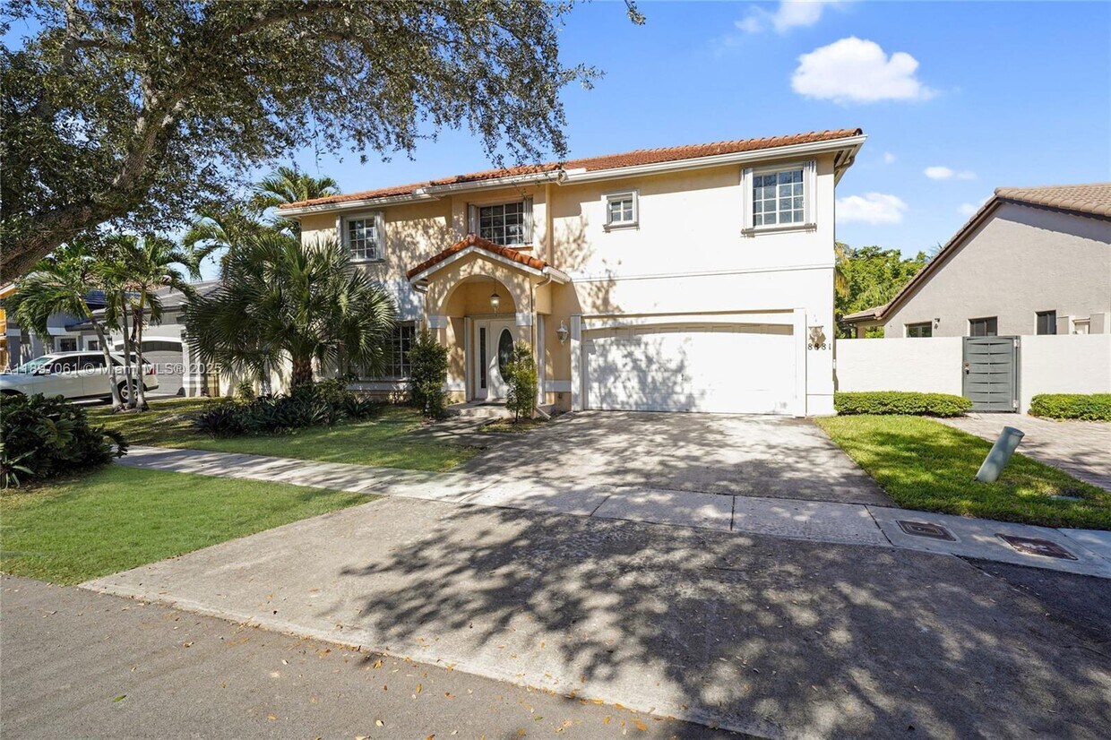 Foto principal - 8881 NW 189th Terrace