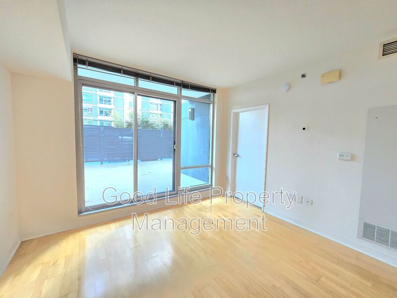 Foto principal - 425 W Beech St