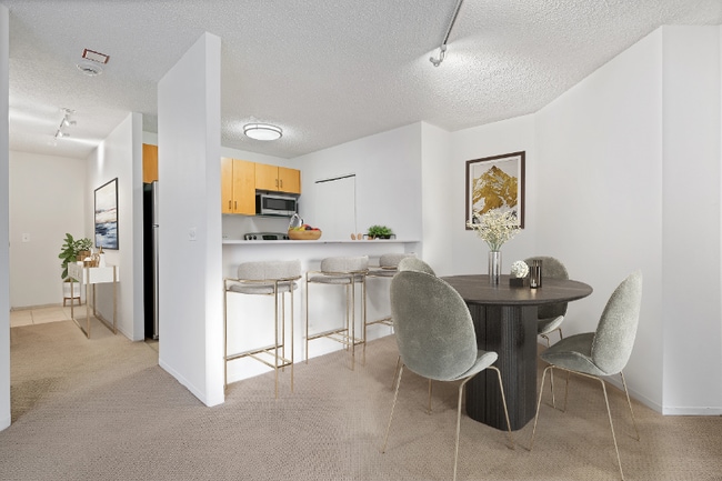 Photo - 75 N Dearborn St Apartment