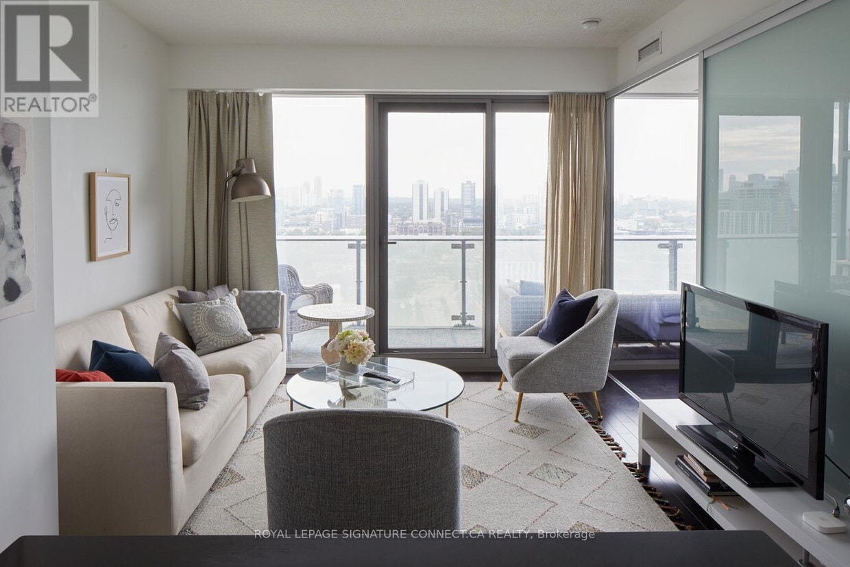 Primary Photo - 390 Cherry St