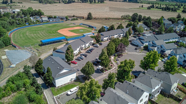 Building Photo - Quail Hollow Apartments