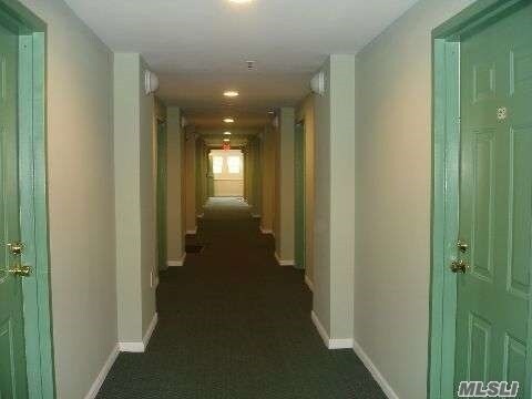 Building Photo - 94 4th Ave