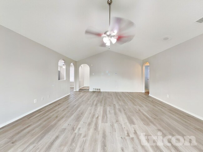 Foto del edificio - 1142 Shadyglen Cir