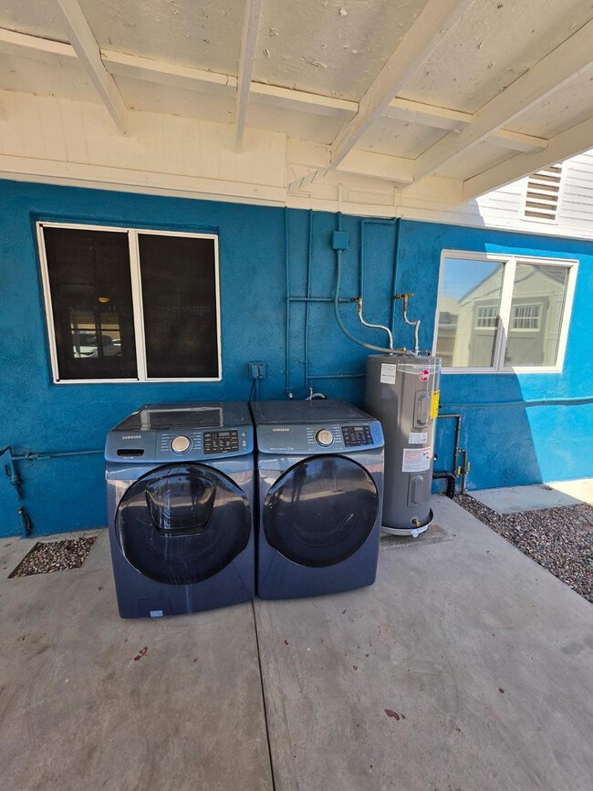 Foto del edificio - 2803 E Monroe St