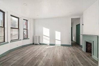 Building Photo - 49 6th Ave