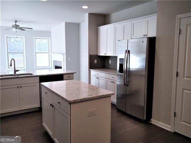 Foto del edificio - 5023 Garrett Ct