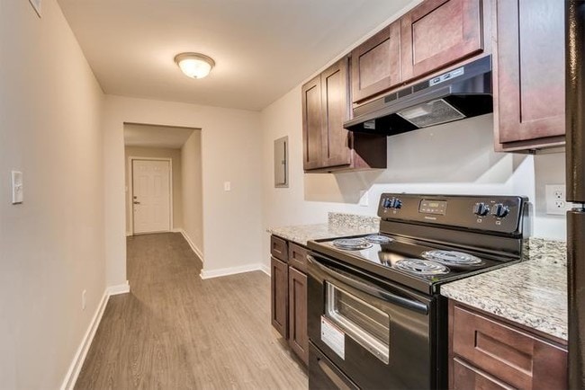 Building Photo - 1 Bedroom for Immediate Occupancy!